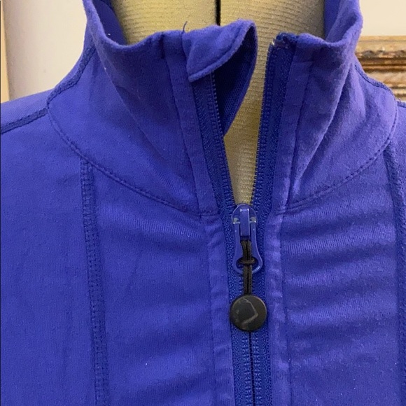 Lululemon high neck sports jacket, size 6 - Picture 6 of 7